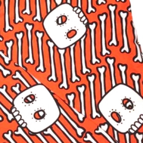 LULAROE SKULLS & BONES HALLOWEEN LEGGINGS - Picture 2 of 3